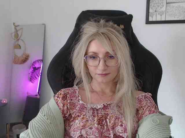 CinderellaMoon webcam
