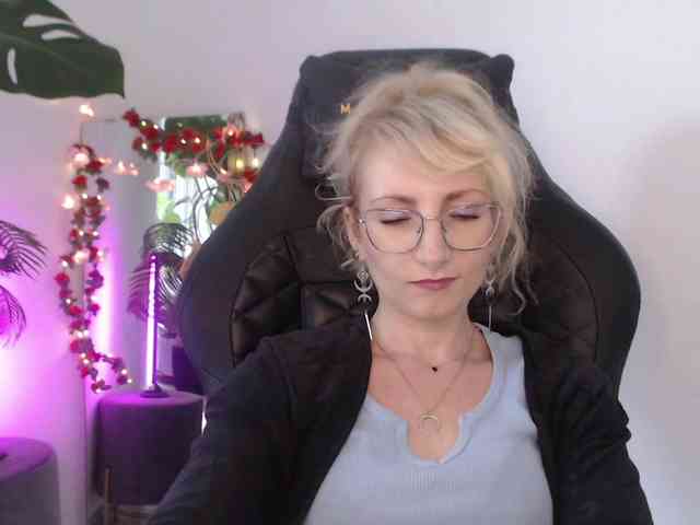 CinderellaMoon webcam