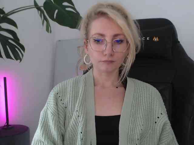 CinderellaMoon webcam