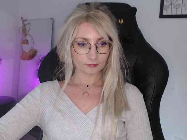 CinderellaMoon webcam