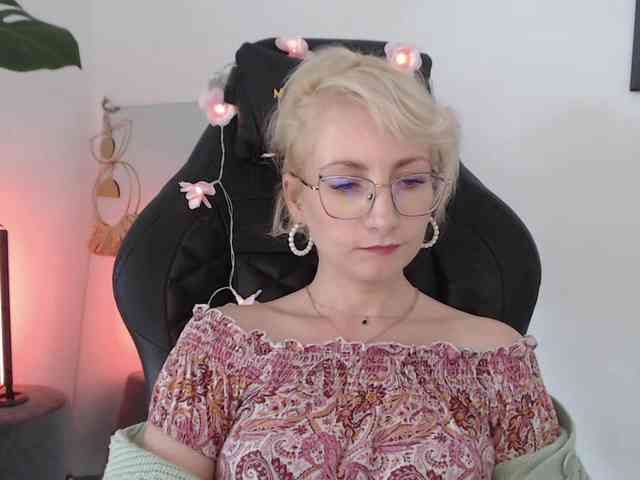 CinderellaMoon webcam