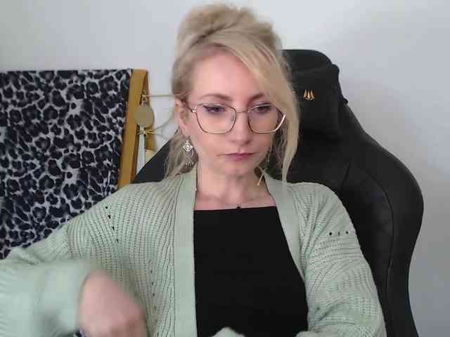 CinderellaMoon webcam