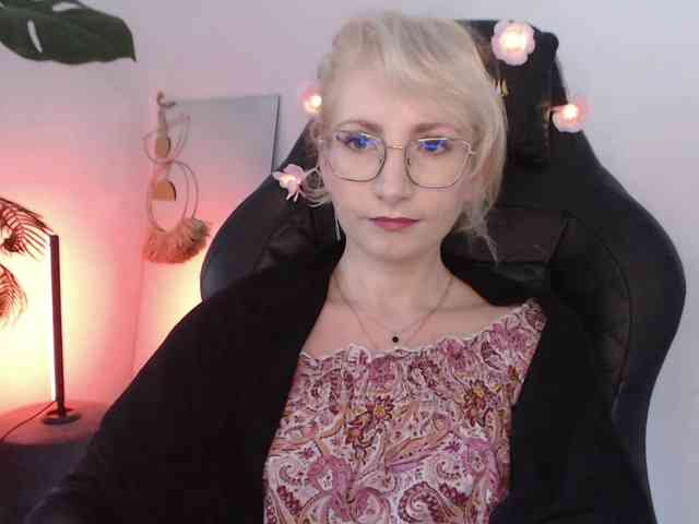 CinderellaMoon webcam