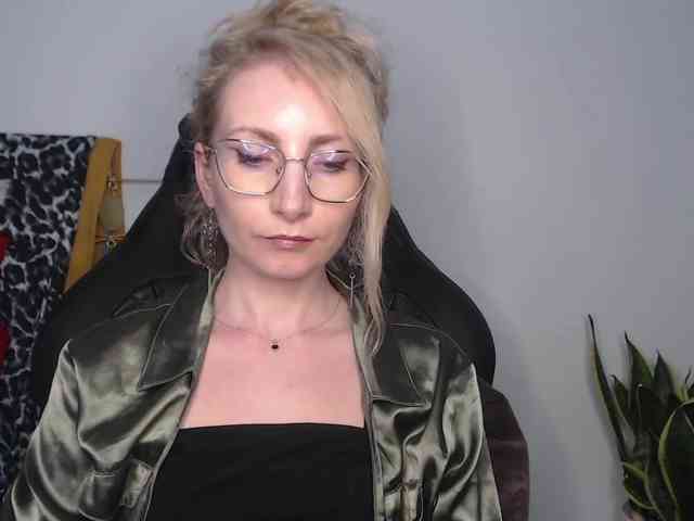 CinderellaMoon webcam