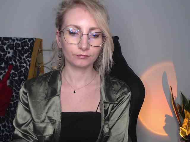 CinderellaMoon webcam