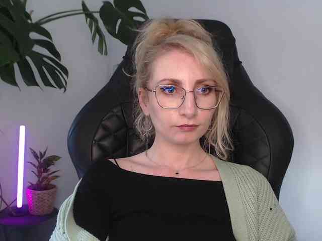 CinderellaMoon webcam