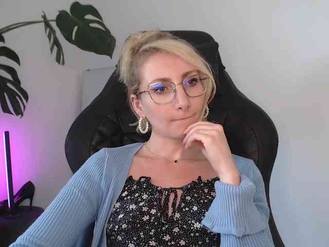 CinderellaMoon webcam