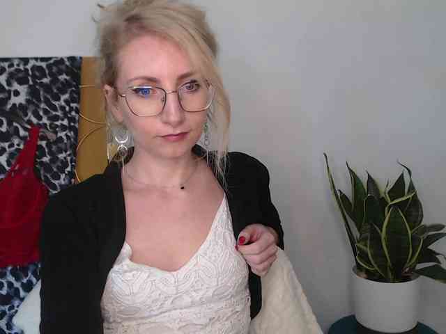 CinderellaMoon webcam