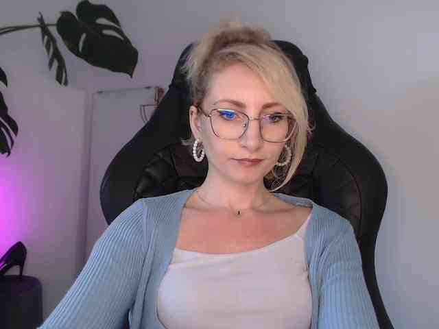 CinderellaMoon webcam