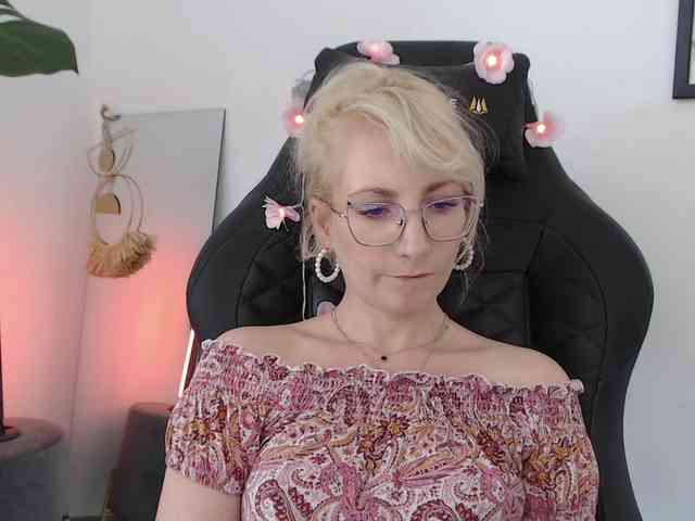 CinderellaMoon webcam