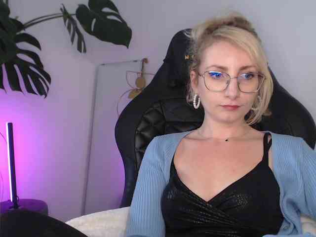 CinderellaMoon webcam