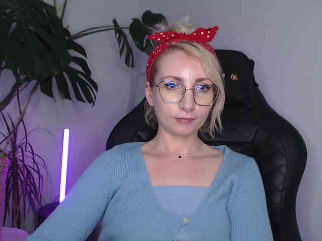 CinderellaMoon webcam