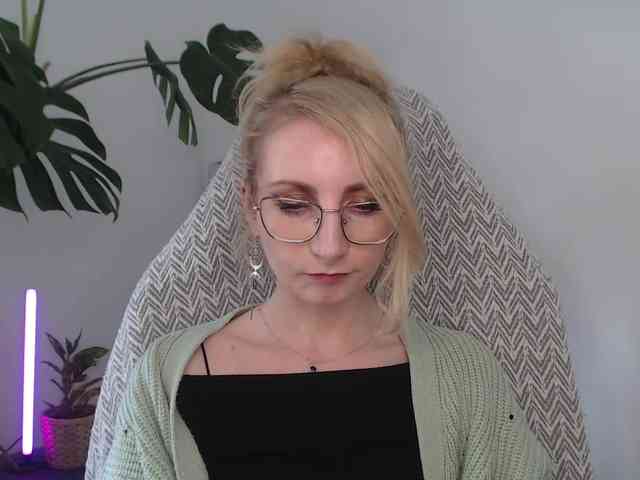 CinderellaMoon webcam