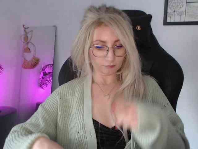 CinderellaMoon webcam