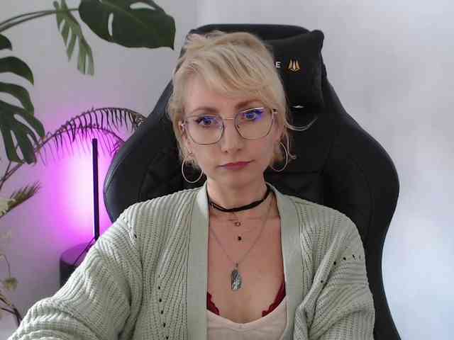 CinderellaMoon webcam