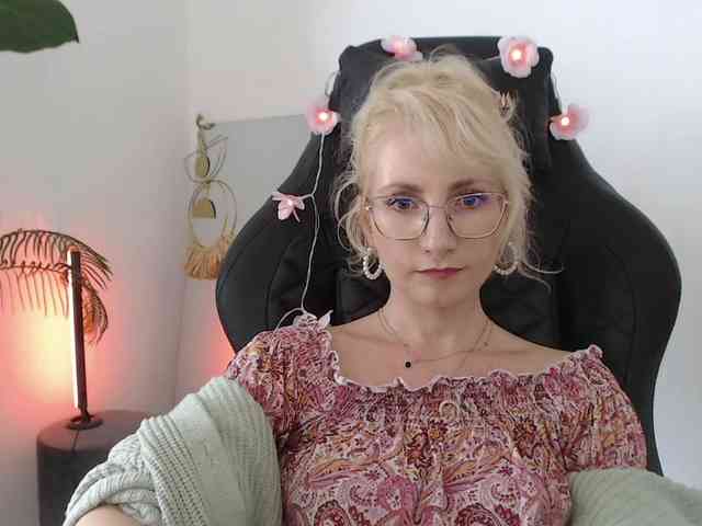CinderellaMoon webcam