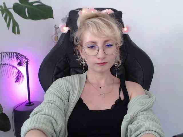 CinderellaMoon webcam