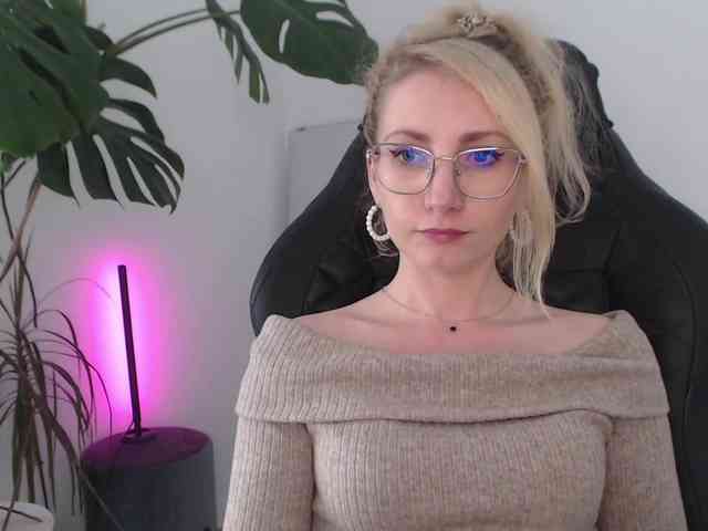 CinderellaMoon webcam