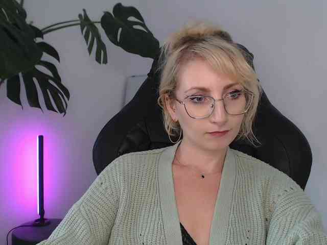 CinderellaMoon webcam