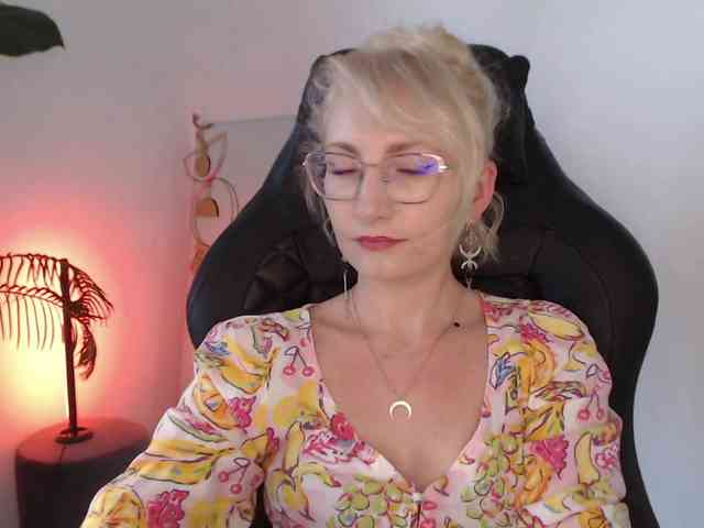 CinderellaMoon webcam