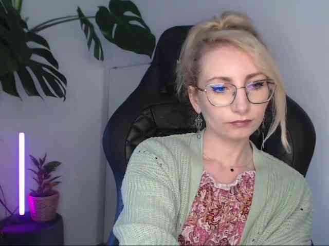 CinderellaMoon webcam