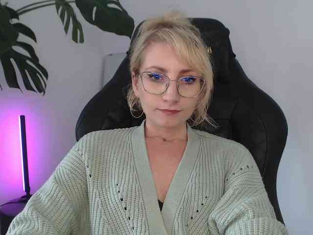 CinderellaMoon webcam