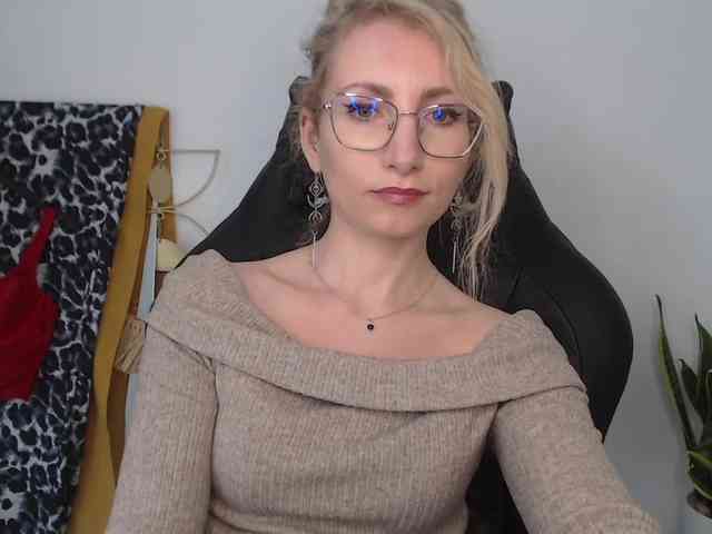 CinderellaMoon webcam