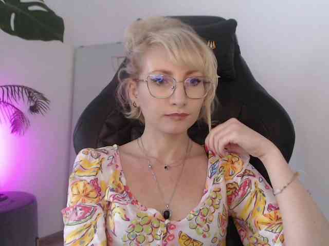 CinderellaMoon webcam