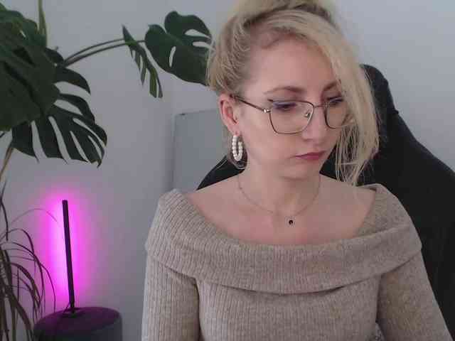 CinderellaMoon webcam