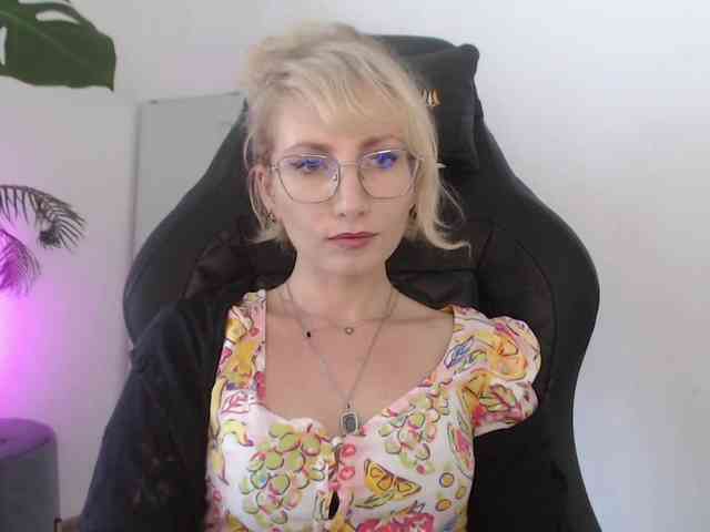 CinderellaMoon webcam