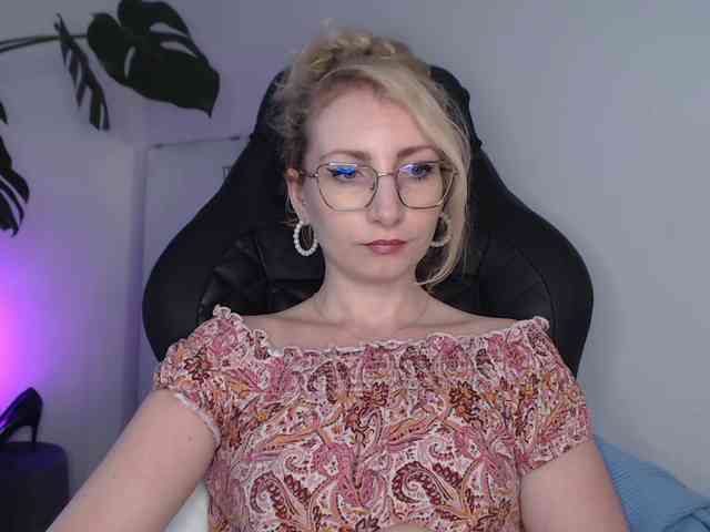 CinderellaMoon webcam
