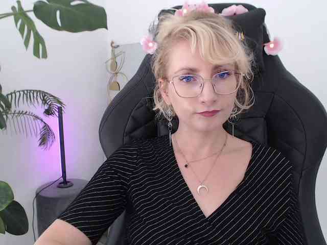 CinderellaMoon webcam