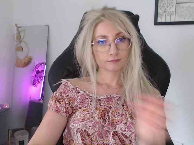 CinderellaMoon webcam