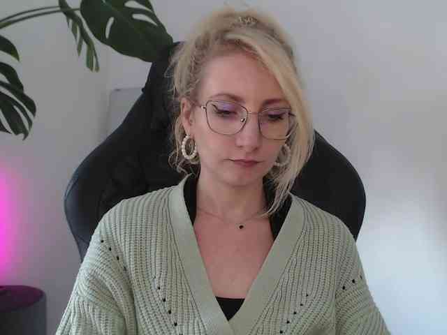 CinderellaMoon webcam