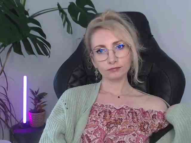 CinderellaMoon webcam