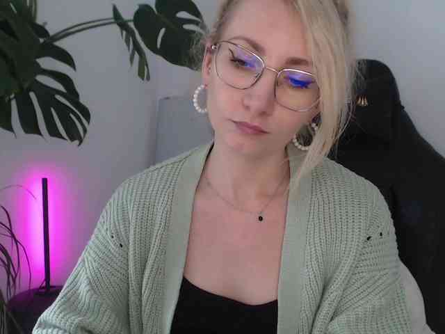 CinderellaMoon webcam