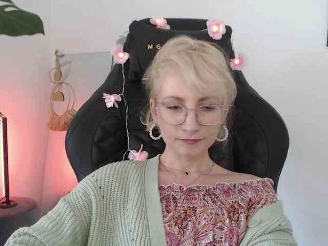 CinderellaMoon webcam