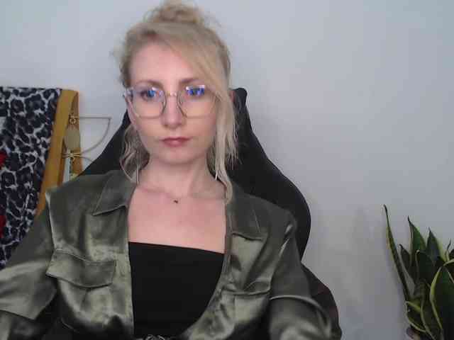 CinderellaMoon webcam