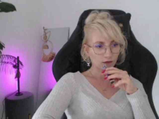 CinderellaMoon webcam