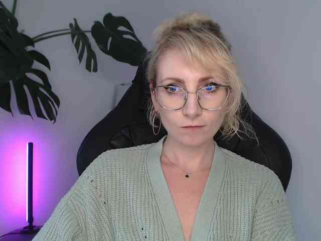 CinderellaMoon webcam
