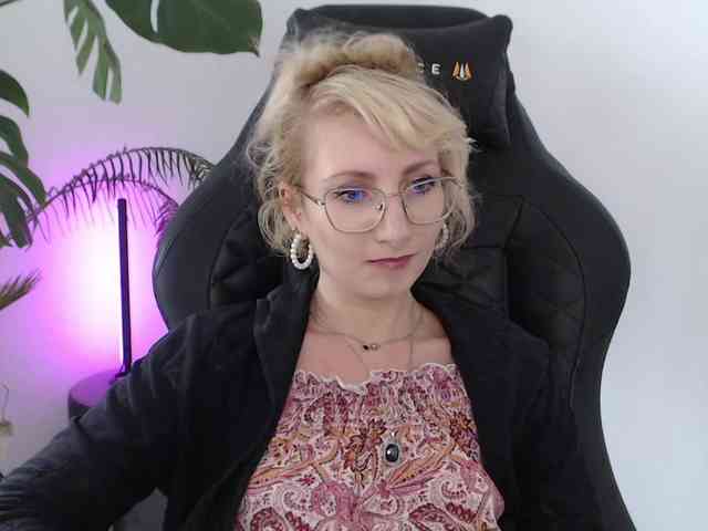 CinderellaMoon webcam