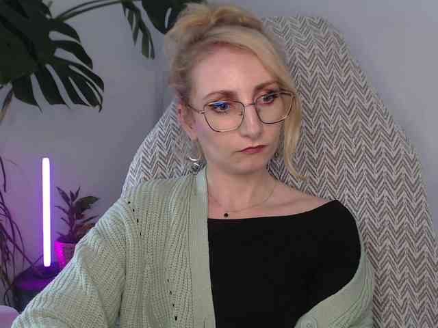 CinderellaMoon webcam