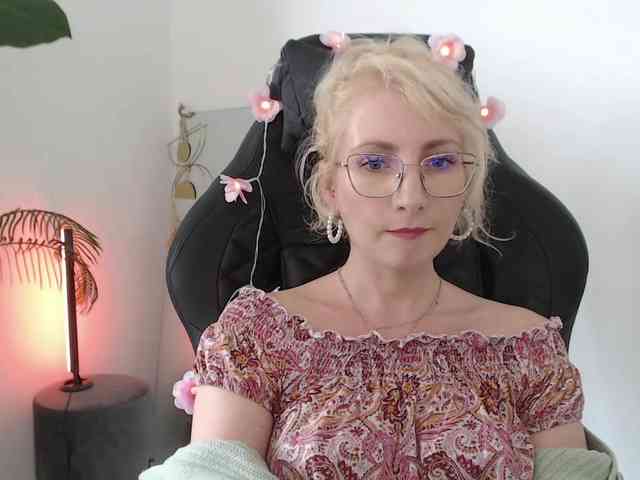 CinderellaMoon webcam