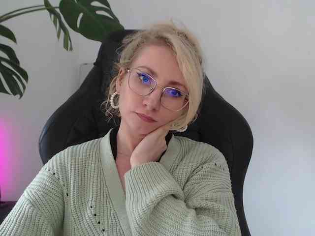 CinderellaMoon webcam
