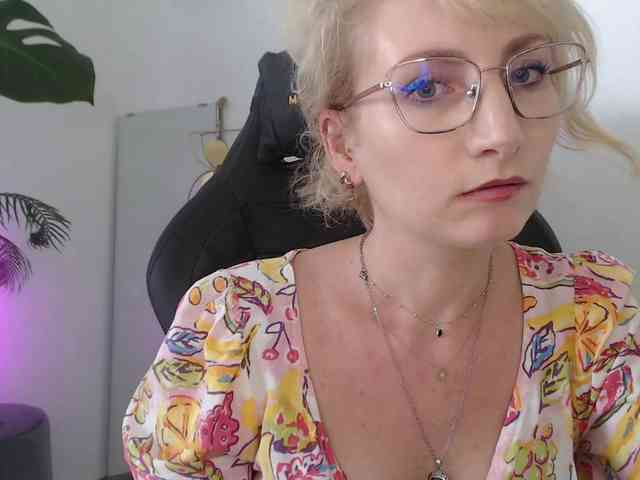 CinderellaMoon webcam