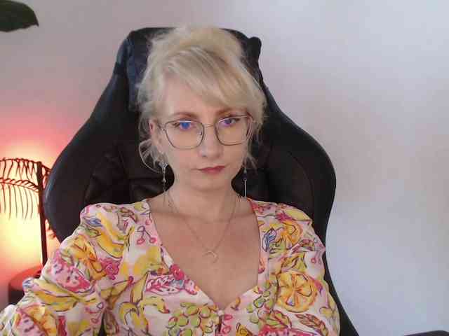 CinderellaMoon webcam