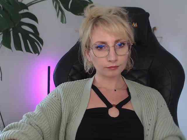 CinderellaMoon webcam
