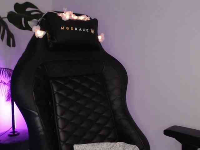 CinderellaMoon webcam