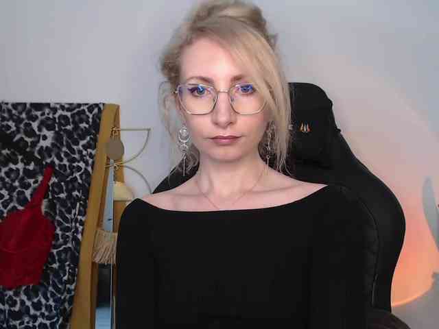 CinderellaMoon webcam