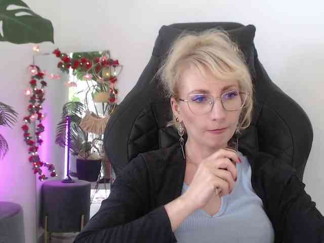 CinderellaMoon webcam